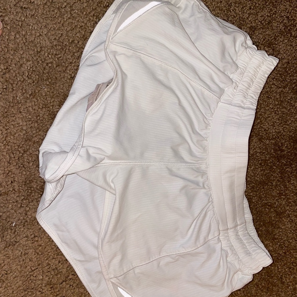 Hotty hot shorts 2.5 size 8
